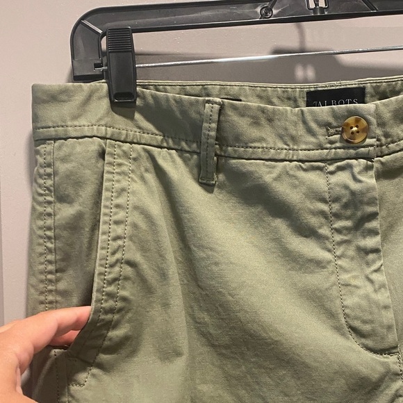 Talbots Women’s Size 12 Relaxed Olive Chinos 98% Cotton - Picture 3 of 7